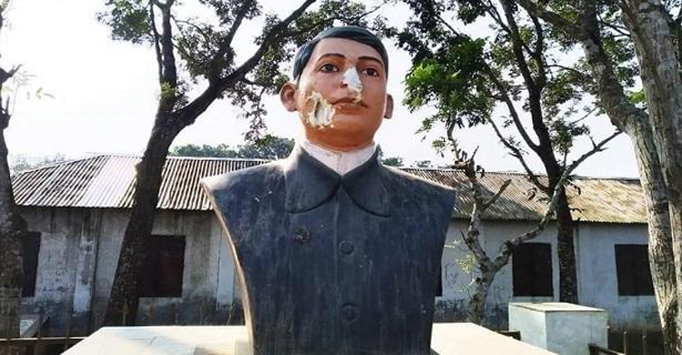 কুষ্টিয়ায় আবারো ভাস্কর্য ভাঙচুর, আটক ৪